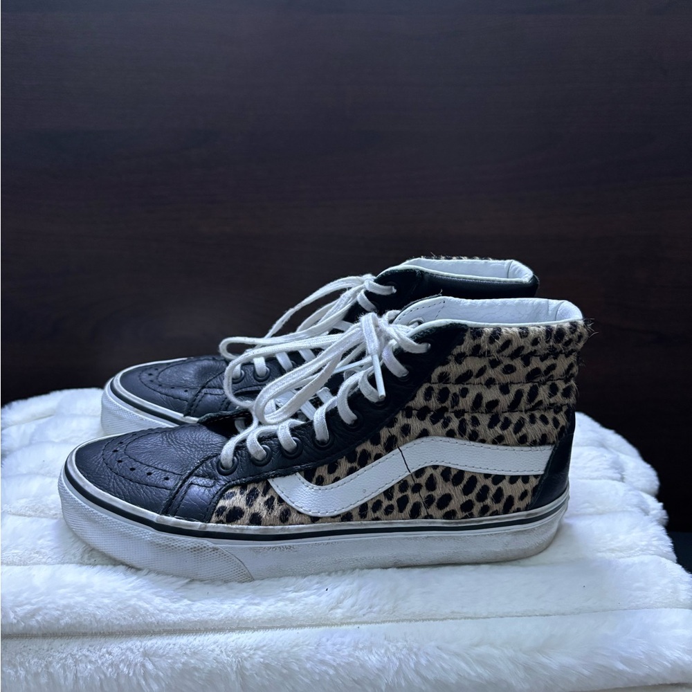 women’s 6.5 men’s 5 cheetah print “calf hair” vans